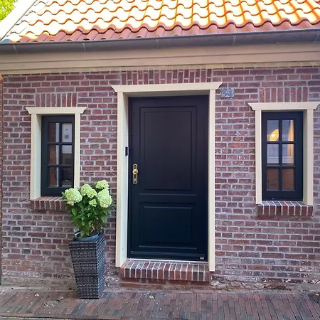 Holiday home Luettje Huus Emden